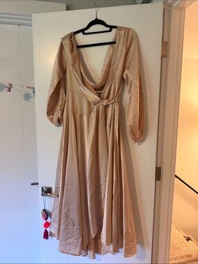 Elegant Beige Long Sleeve V-Neck Midi Dress